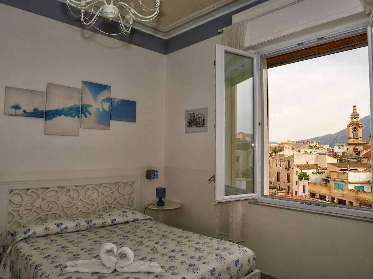 Bed and Breakfast Le Cupole Deco Палермо 2*,
